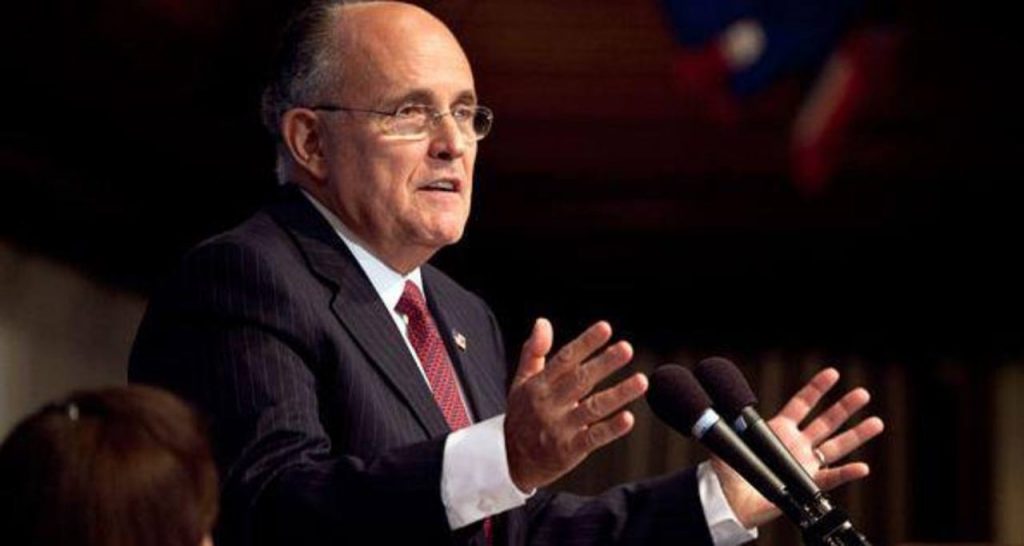 Equipo técnico de Rudolph Giuliani llega a El Salvador