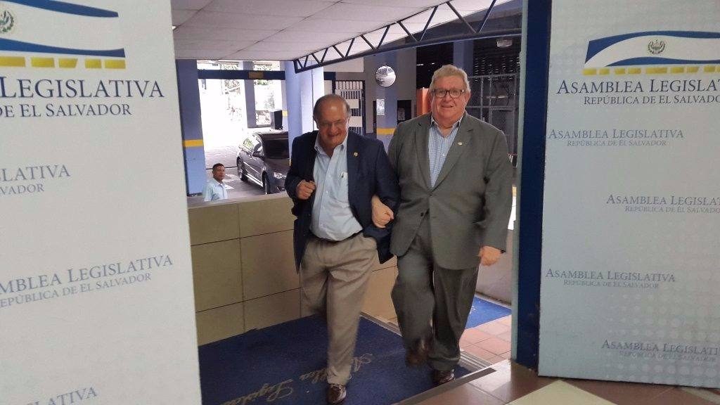 Hato Hasbún y Carlos Cáceres llegan a la Asamblea Legislativa