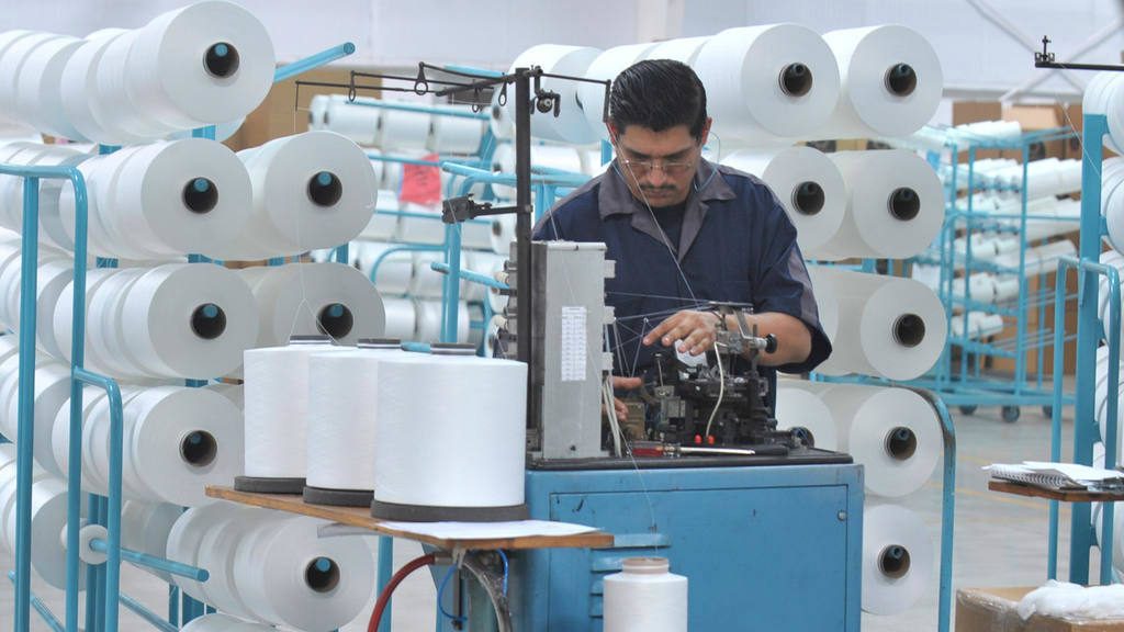 Consejo Nacional recibe dos propuestas para aumentar salario mínimo este año