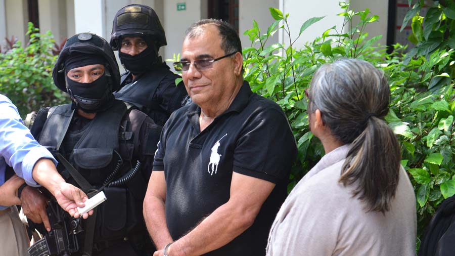 Conoce qué estilo de camisa prefieren los narcos