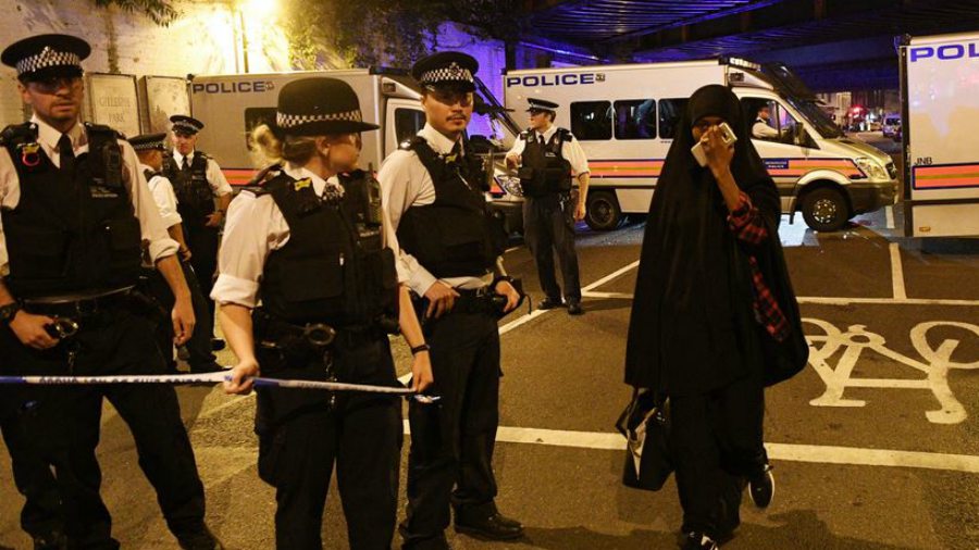 La Policía confirma un muerto y 8 hospitalizados tras atropello masivo junto a mezquita en Londres