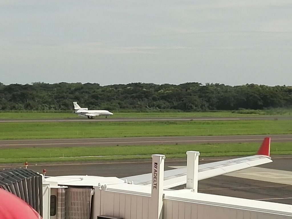 Avión venezolano ha aterrizado tres veces en el país desde mayo
