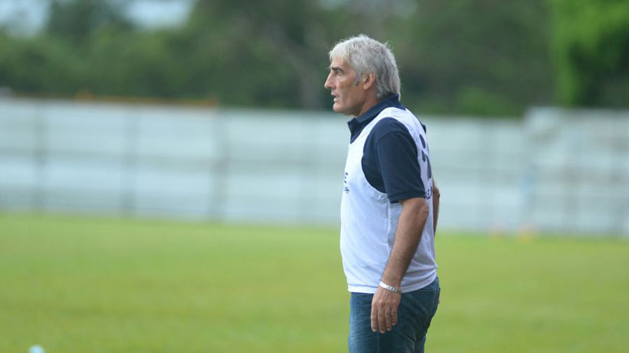 Ernesto Corti se marcha del Santa Tecla
