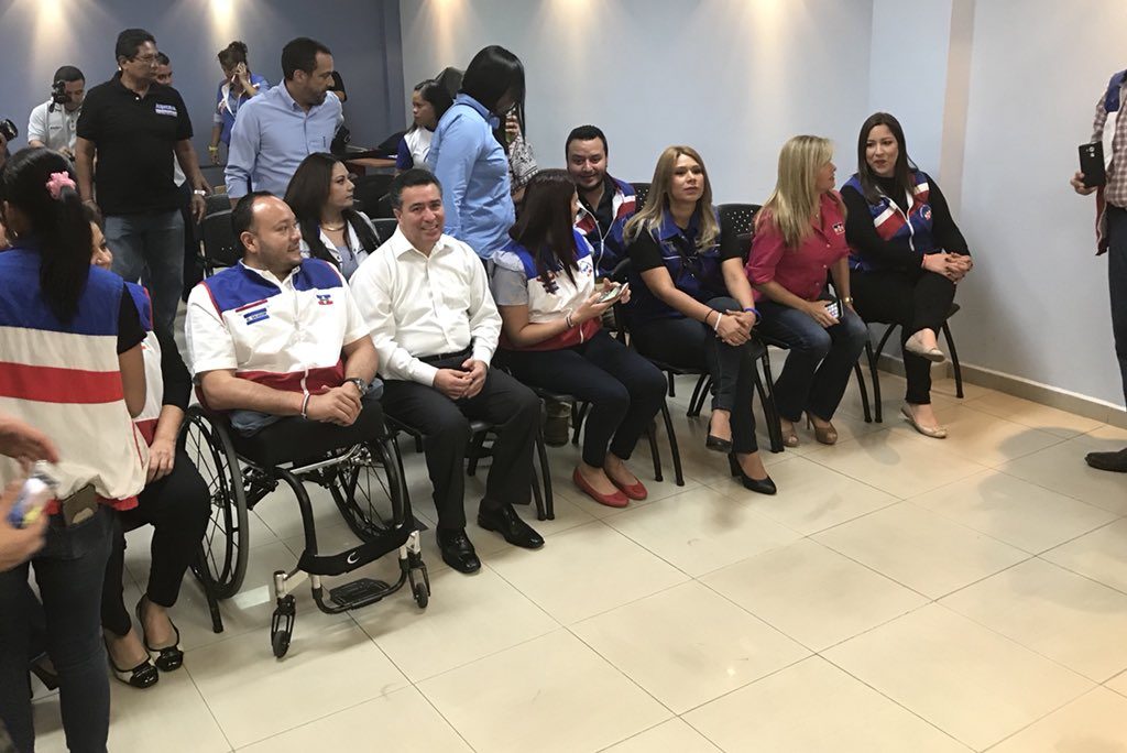 ARENA inscribió a sus candidatos por San Salvador