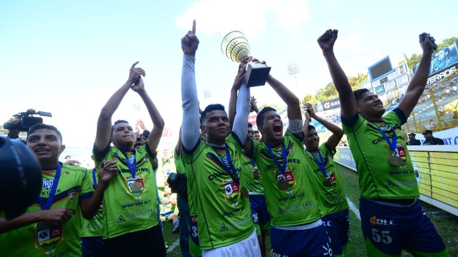 Santa Tecla se coronó en reservas