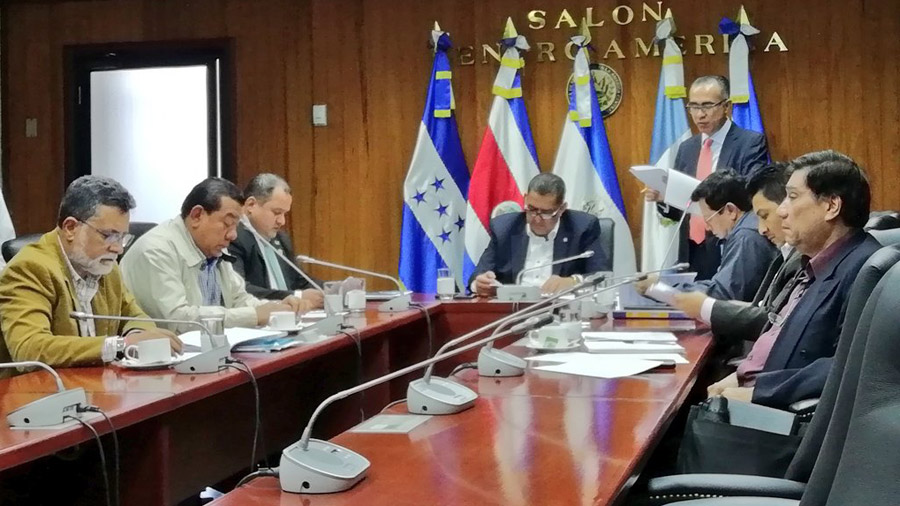 Asamblea retrasa deliberación de elección de magistrados para la CSJ