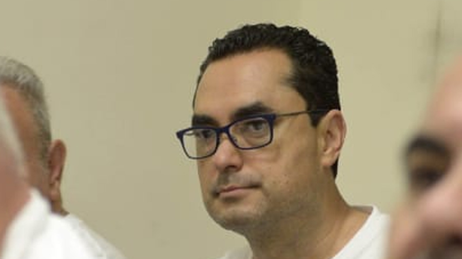 César Funes acepta que recibió $1 millón de fondos públicos