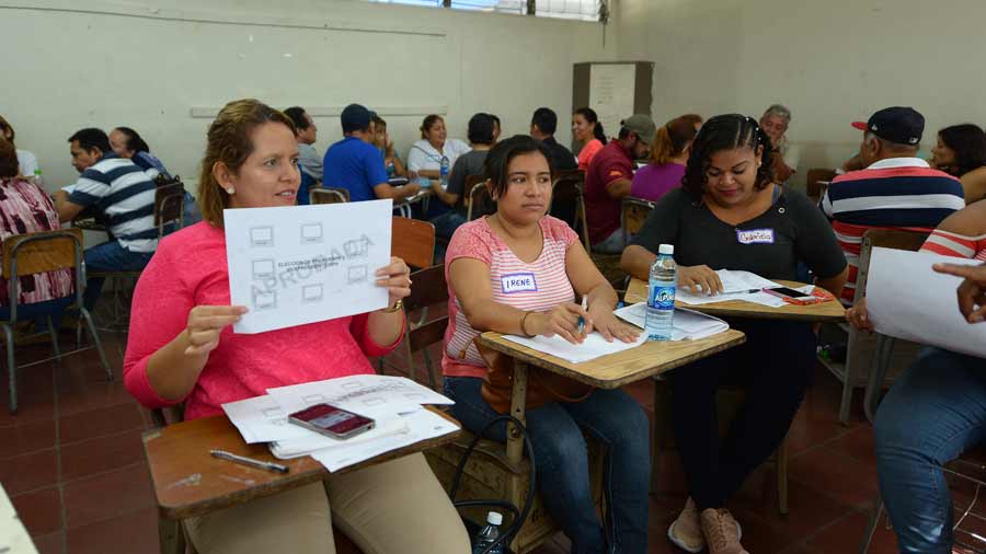 Ciudadanos elegidos para contar votos aún no han sido notificados