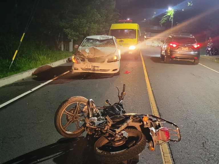 Tres golpeados en accidente en San Rafael Obrajuelo. FOTO EDH / CORTESÍA