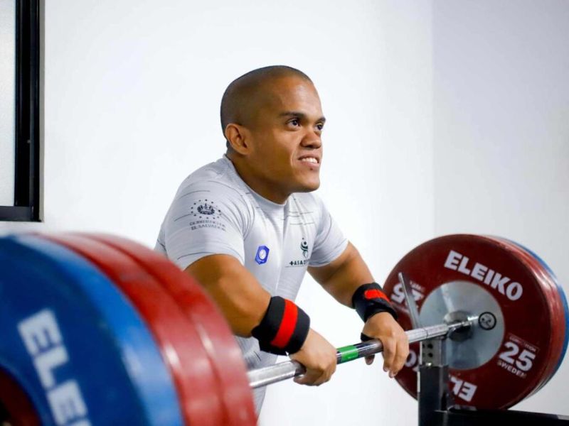 El parapesista Herbert Aceituno ya comenzó de nuevo los trabajos, para su siguiente reto mundial. Foto: Cortesía Indes