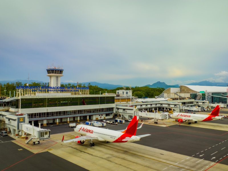 Aeropuerto Monseñor Romero El Salvador pasajeros