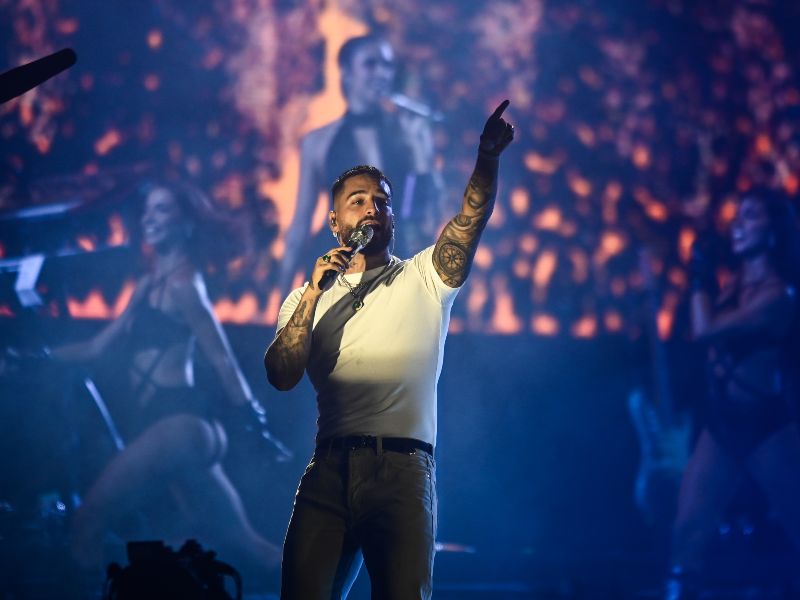 Maluma en concierto en el estadio Mágico González 2025