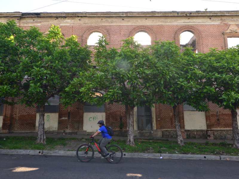Centro Histórico de Santa Ana, arquitectura deteriorada y falta de mantenimiento de arquitectura en patrimonio cultural.