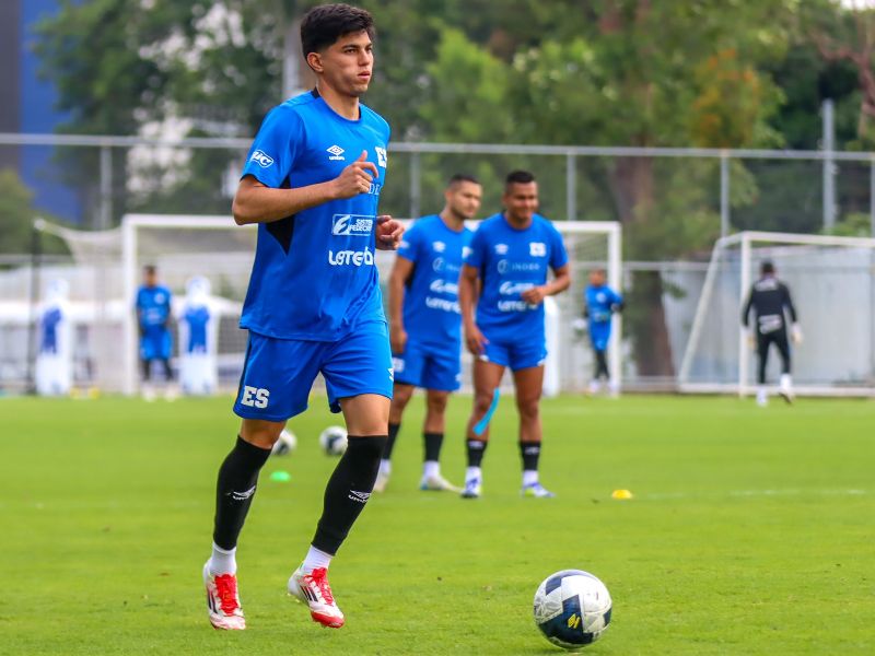 El volante Harold Osorio,en un entrenamiento pasado de la Selecta. Foto: Cortesía Fesfut/LaSelecta