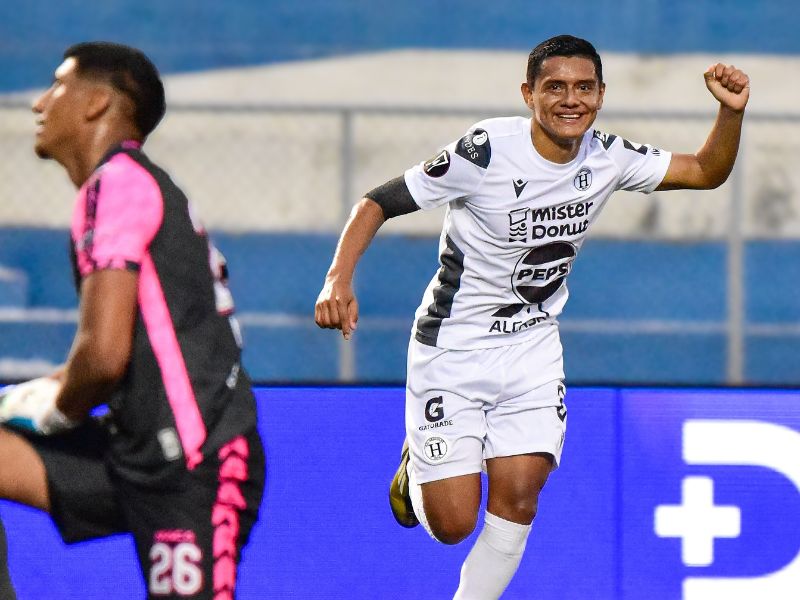 El delantero José Posada, del Hércules, anotó doblete al Inter FA. Foto: Cortesía Inter FA