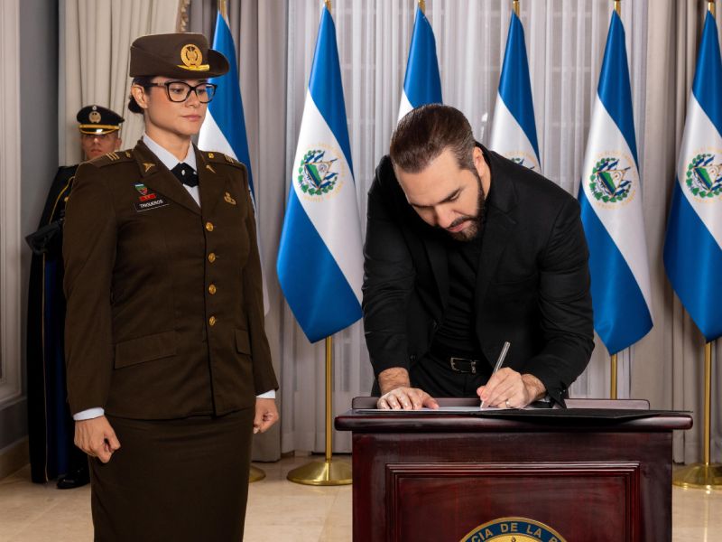 Karla Trigueros- Ministra de Educación- Nueva- Presidente- Nayib Bukele-Juramentación