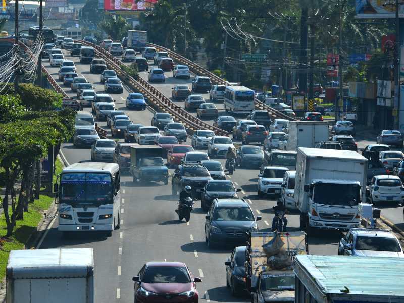 Bulevar Los Próceres tráfico San Salvador