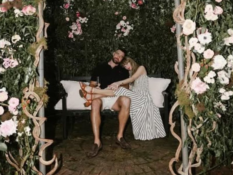 Taylor Swift y Travis Kelce se comprometen