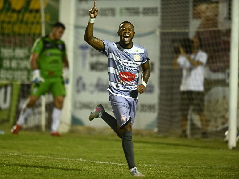 Metapán Firpo 01