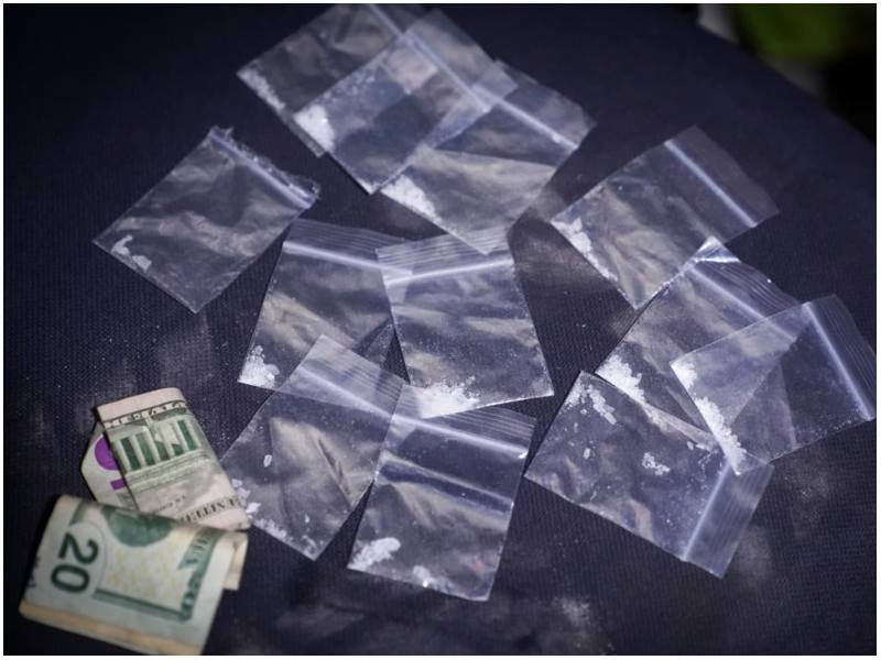 Por orden de la Fiscalía se capturó a sujetos que traficaban droga cristal. Foto / Cortesía FGR