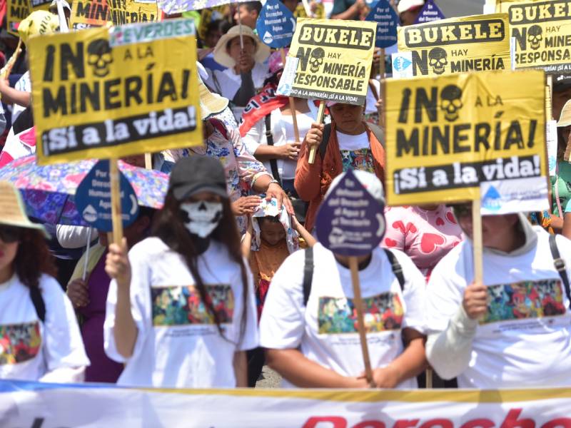 Protesta contra los proyectos de explotación minera en El Salvador. Foto EDH / Archivo