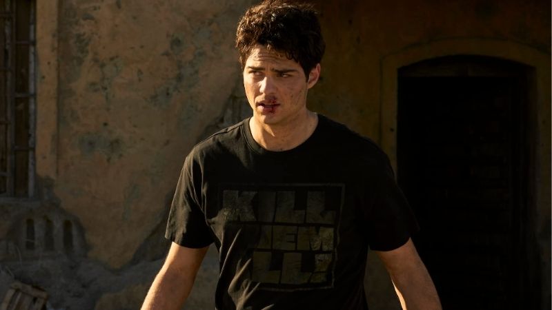 Noah Centineo en la película "El novato"