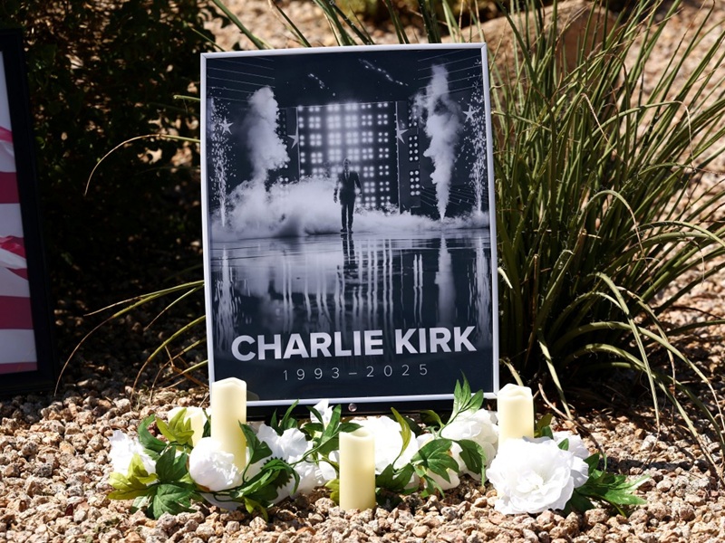 monumento en memoria de Charlie Kirk
