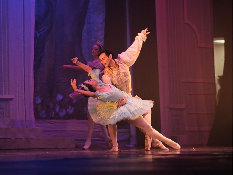 Ballet de EL Salvador con su obra "La bella durmiente".