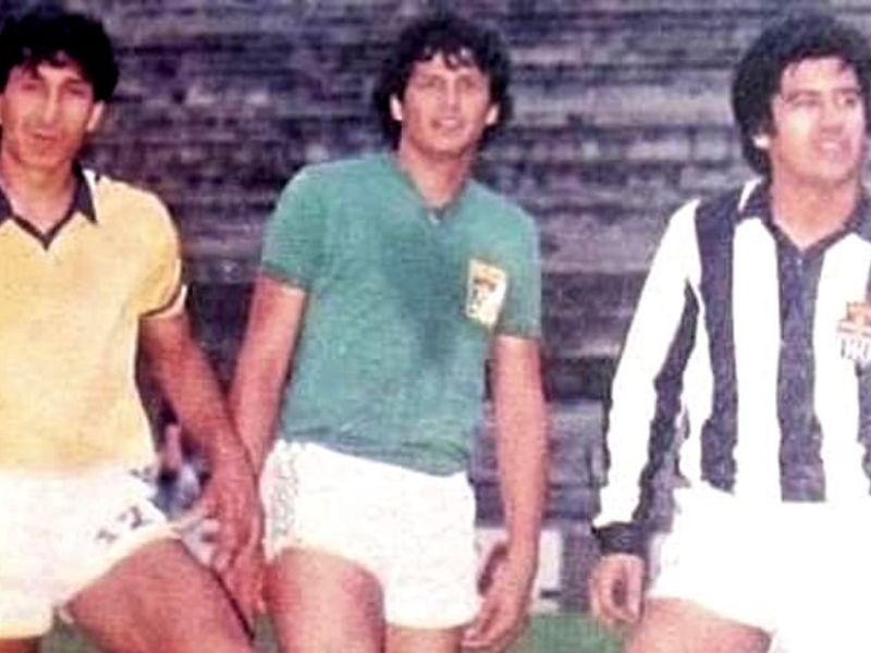 Jaime "Chelona" Rodríguez (C) junto al "Mágico" González (Izq) y "Pájaro" Huezo. Foto: Imagen de carácter ilustrativo y no comercial/https://tinyurl.com/mw2kp7vh