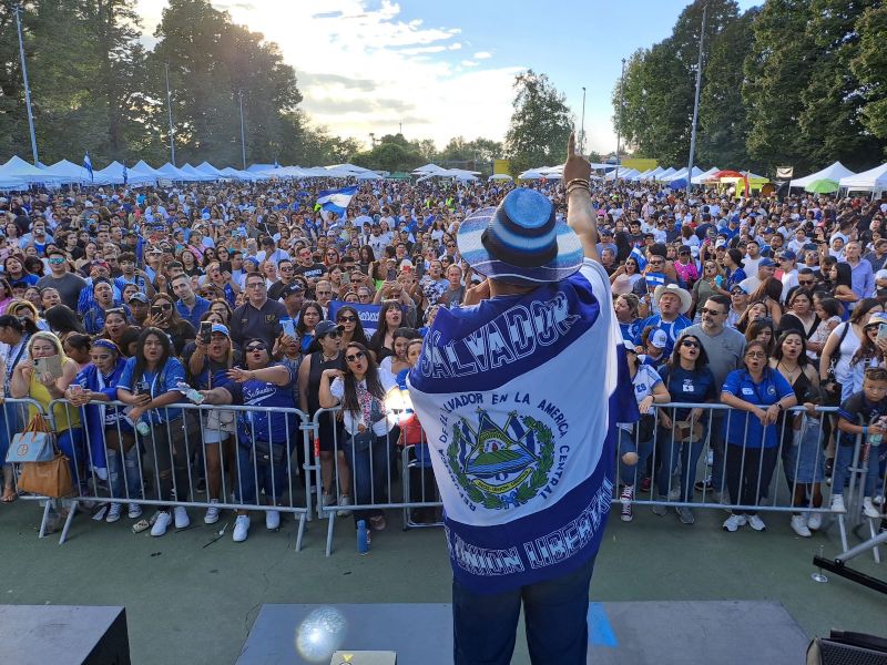 Salvadoreños celebran el Día Especial de El Salvador en Milán, Italia