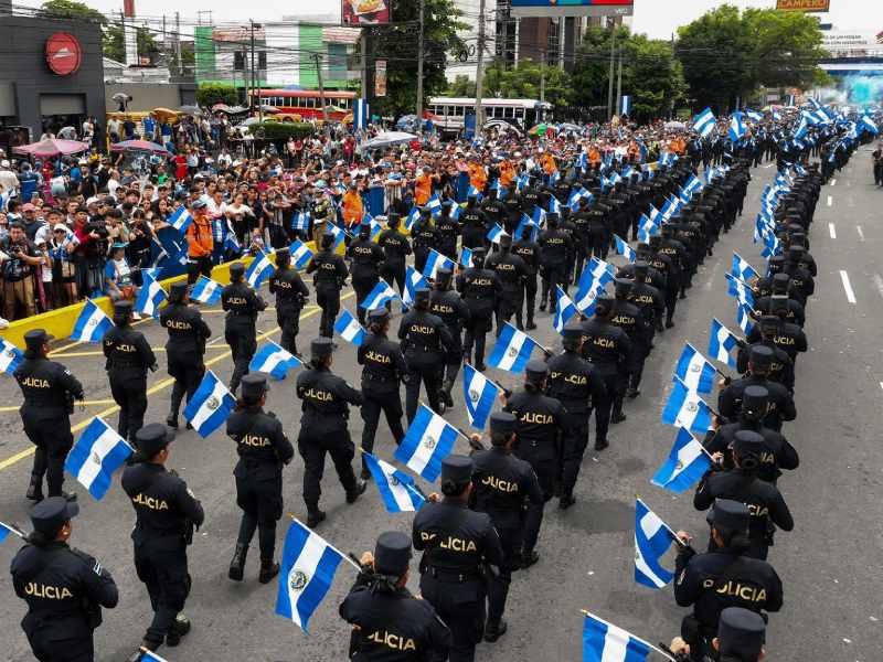 Policía Nacional Civil Desfile 15 de septiembre