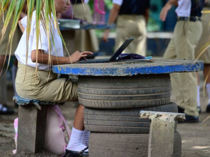 ESCUELAS-ESTUDIANTES-INTERNET thumbnail