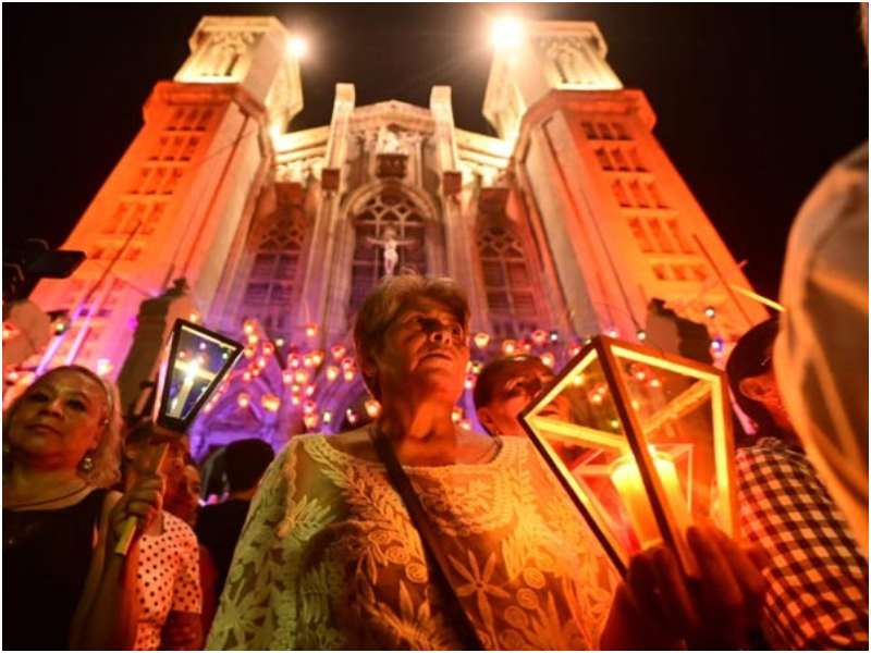 Iglesia - El Calvario- Festival - Farolitos
