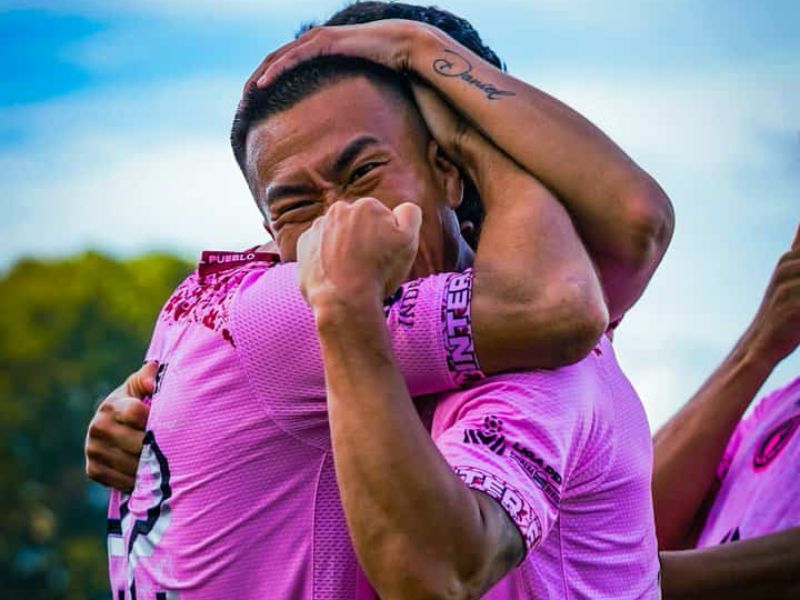 El japonés Kou Gotou (d.) festeja su primer gol en el fútbol salvadoreño. Foto: Cortesía Inter FA