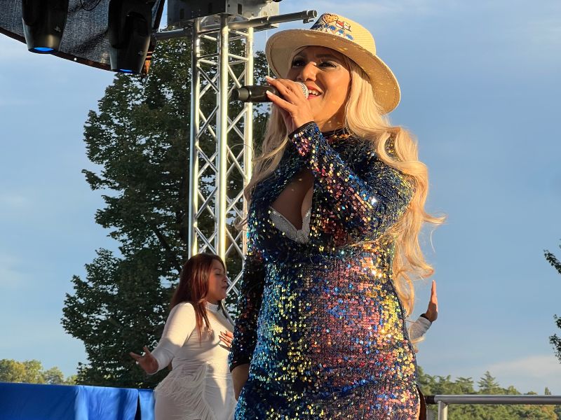 Cantante salvadoreña Issa La Loba