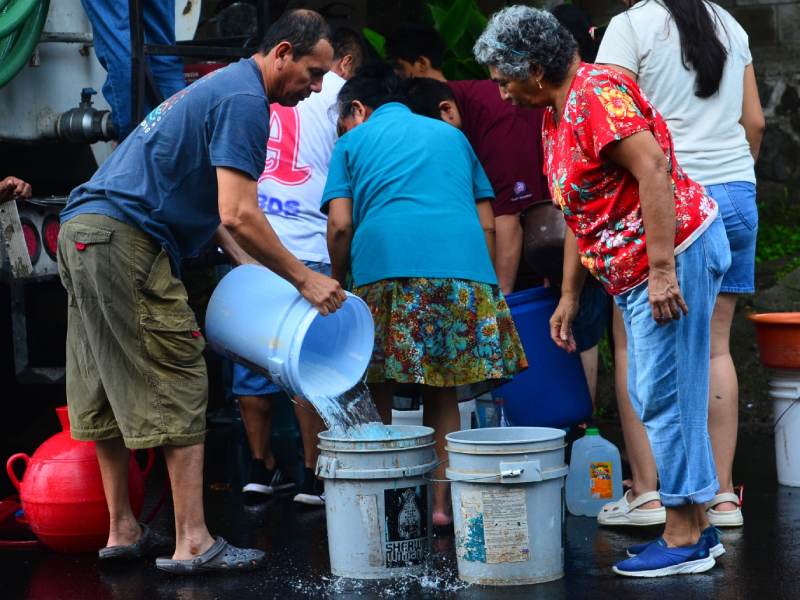 LM falta de agua san salvador (6) thumbnail