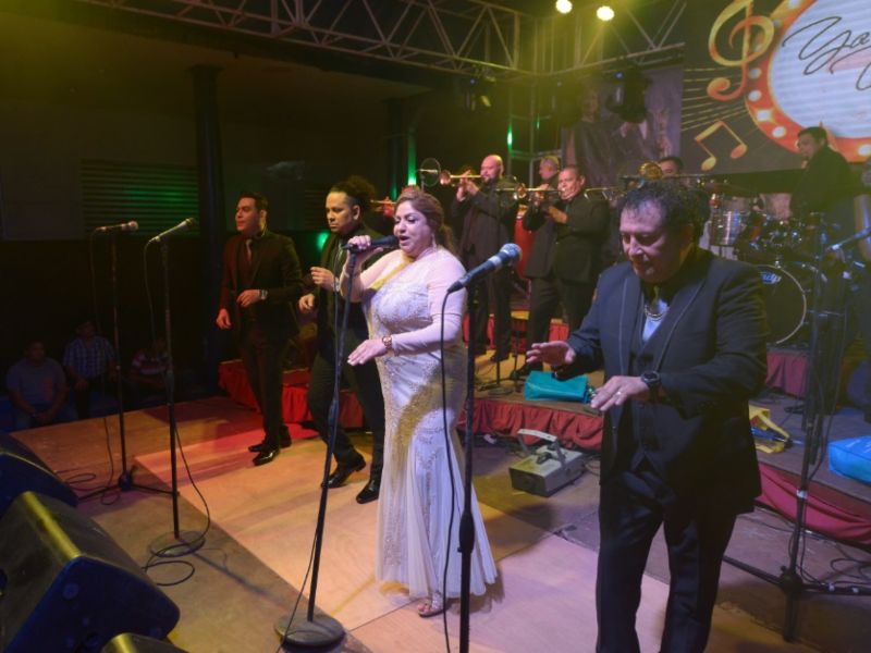 La Internacional Orquesta de los Hermanos Flores