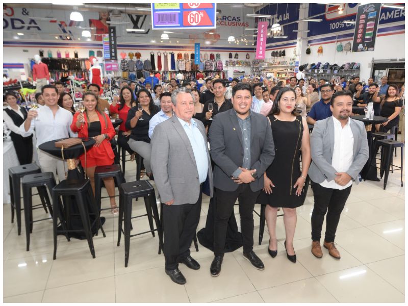 Premium Center celebra 10 años con 33 tiendas en El Salvador y expansión regional