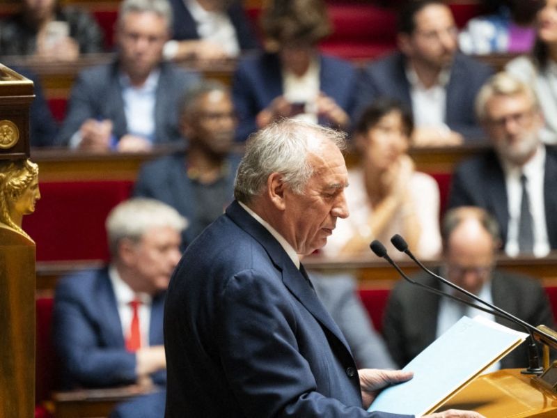 Primer ministro francés François Bayrou Parlamento