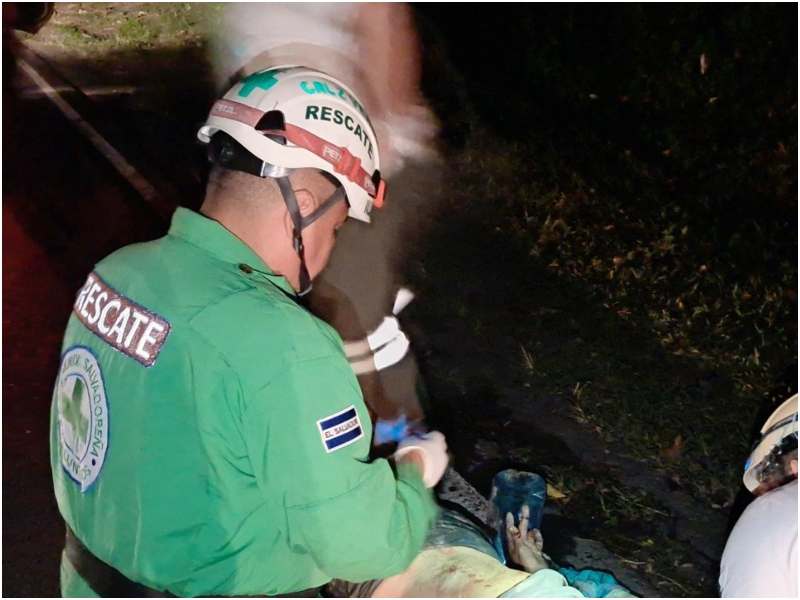 Escena de hombre atropellado en Suchitoto. Foto / Cortesía