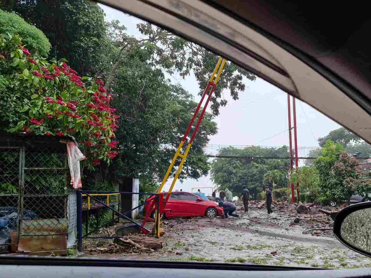 bloqueo de calle camino al Boquerón