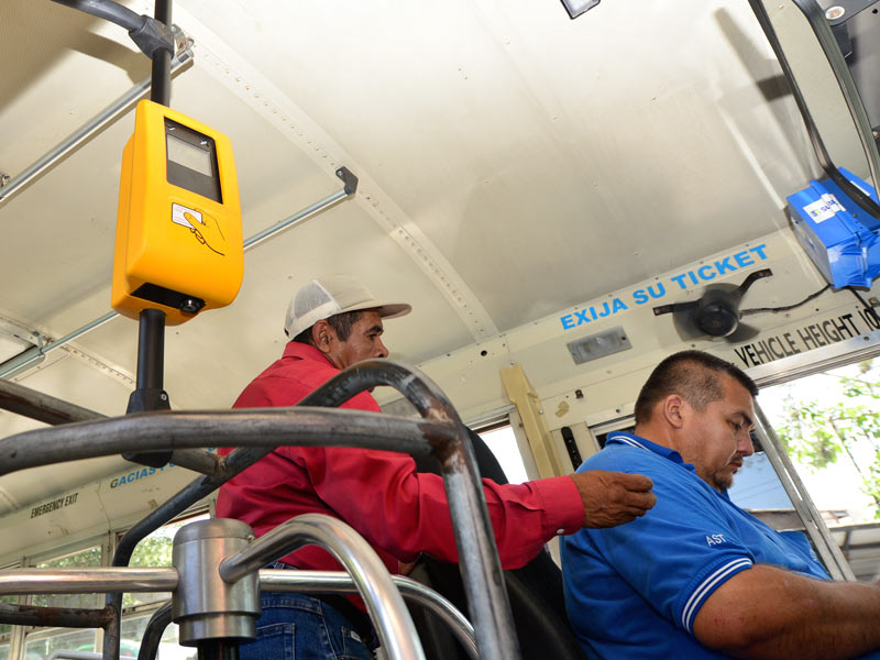 Sistema de prepago del transporte público en El Salvador.