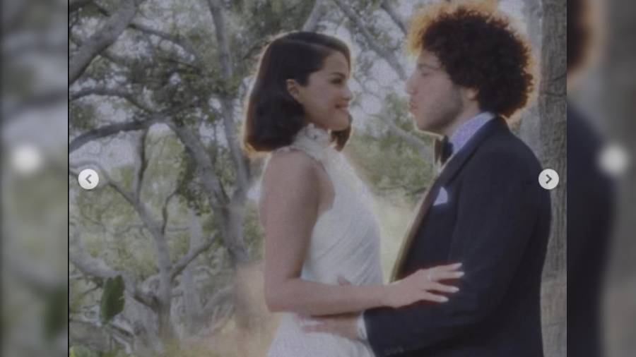 Selena Gómez y Benny Blanco. Foto: Imagen de carácter informativo y no comercial / https://www.instagram.com/p/DPH6AbikoLG/?img_index=4