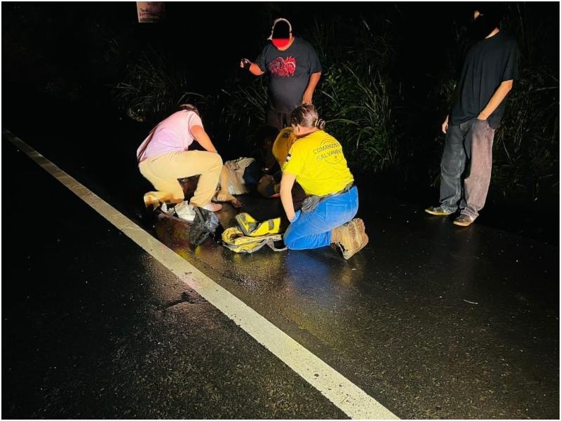 Socorristas de Comandos atendieron la emergencia. Foto / Cortesía