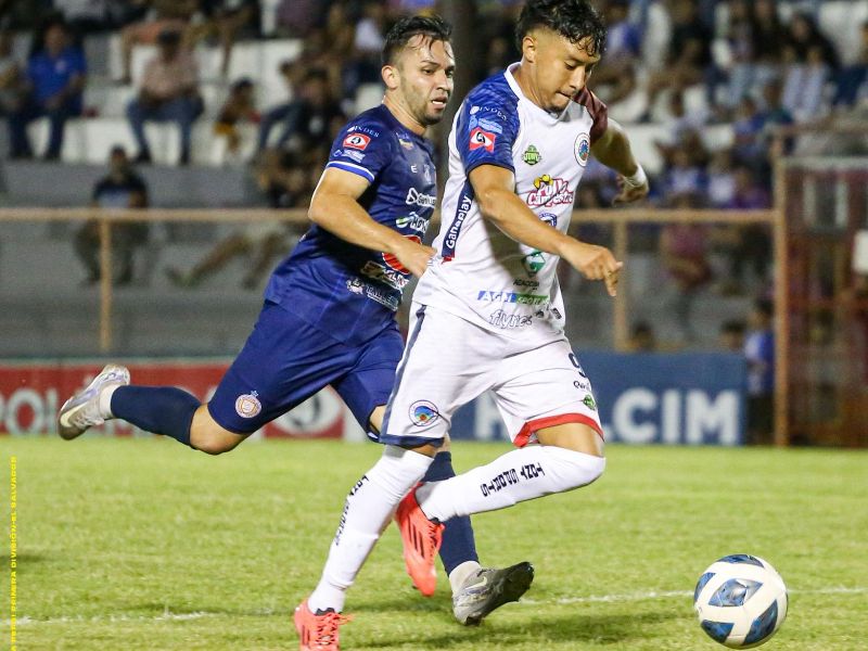 Acciones del Metapán vs. Cacahuatique. Foto: Cortesía CD Cacahuatique