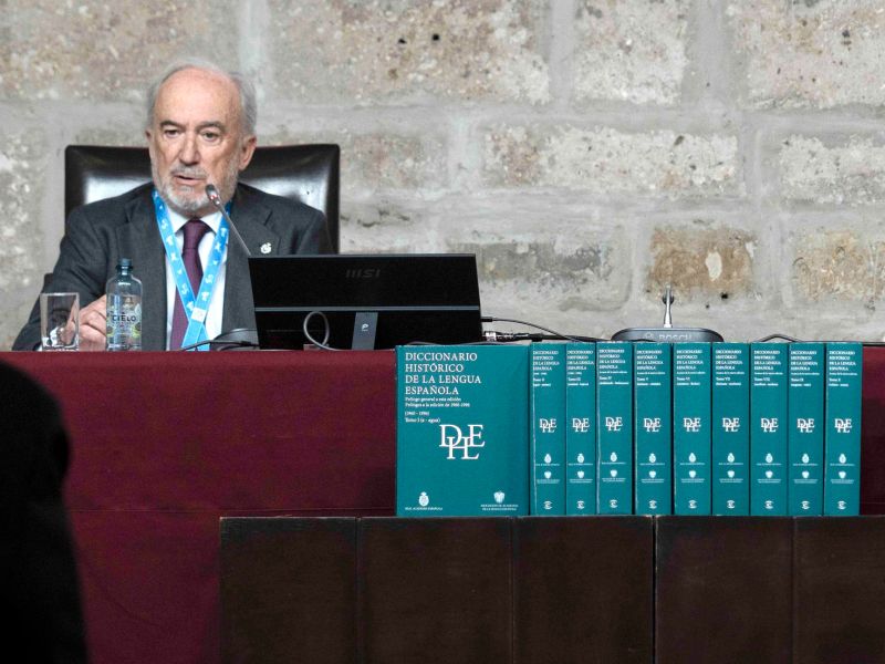 Lanzamiento Diccionario Histórico de la RAE en Arequipa, Perú