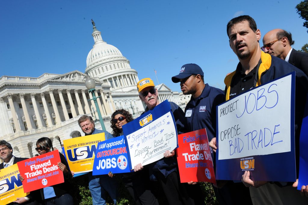 SINDICATOS MONTAN CAMPAÑA DE PRESIÓN CONTRA TRATADOS DEL LIBRE COMERCIO thumbnail