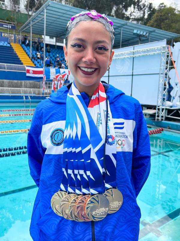 Grecia Mendoza Natación