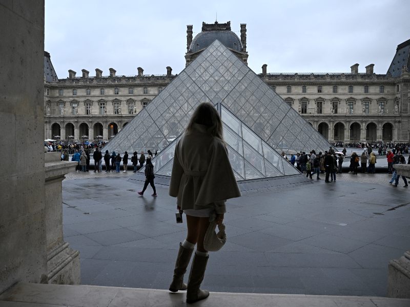 Robo museo del Louvre