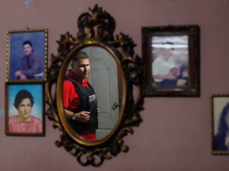 Llega a El Salvador el periodista Mario Guevara tras ser deportado de Estados Unidos